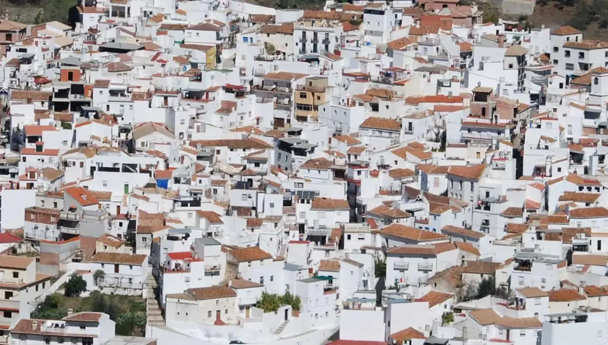 Explore the Charm of Arenas, Málaga