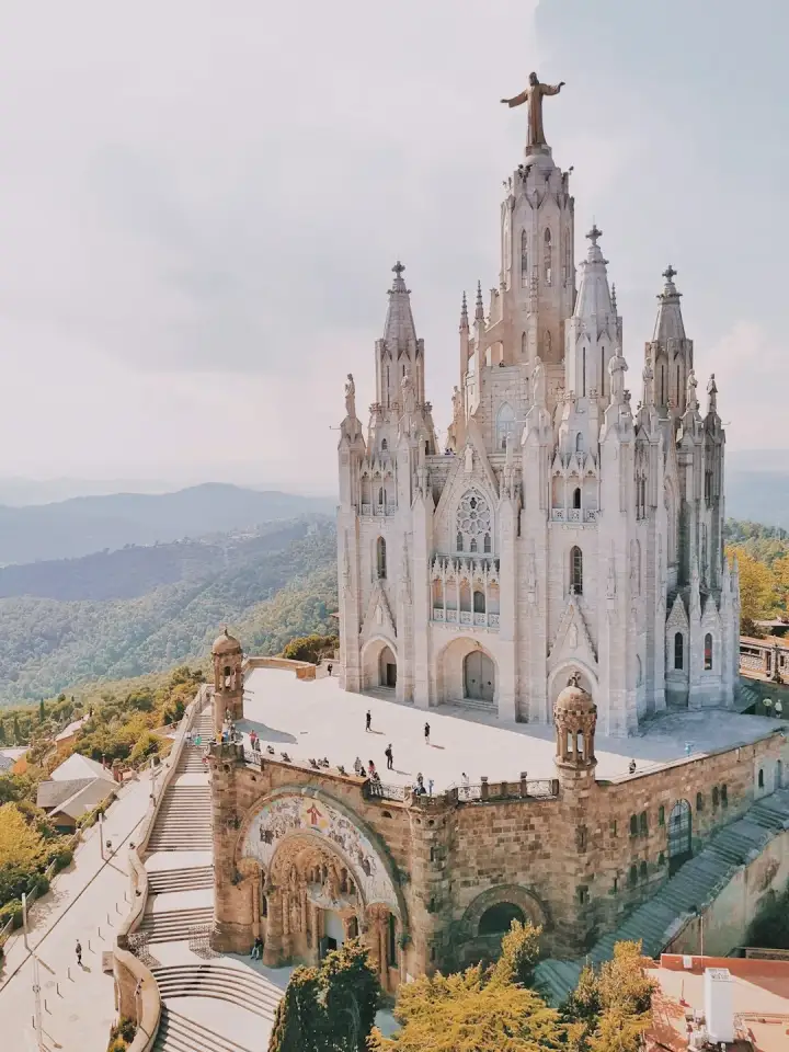 Top Things to Do and See in Barcelona